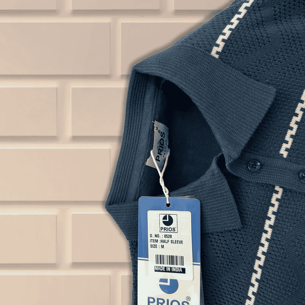 Men’s Knitted Polo Shirt – Textured Knit with Vertical Stripes